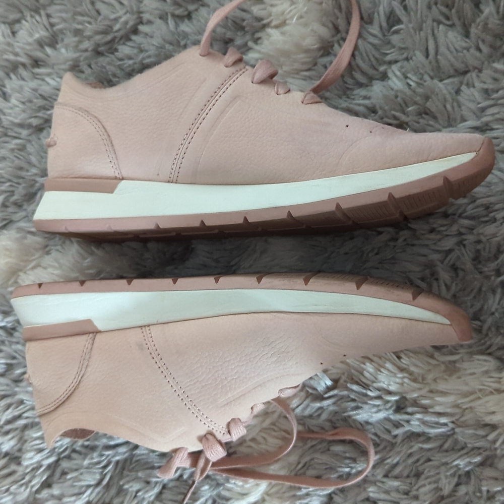 UGG womens size 8 leather sneaker Pk4 - Picture 8 of 11